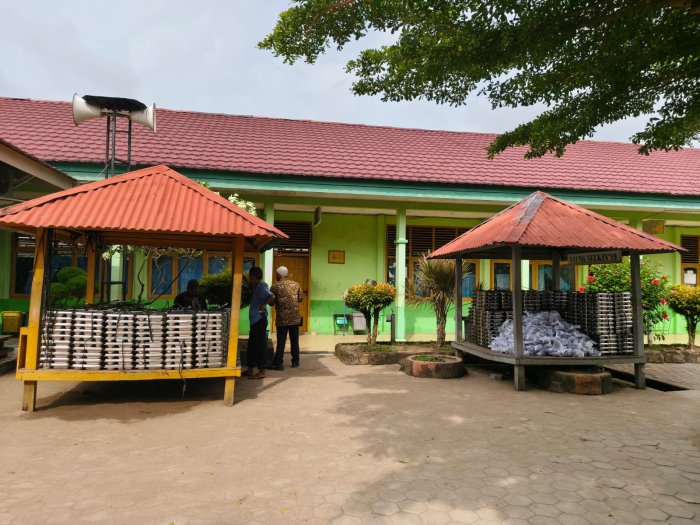 Dua Paket MBG Lengkapi Hari Siswa MTsN 2 Kota Jambi