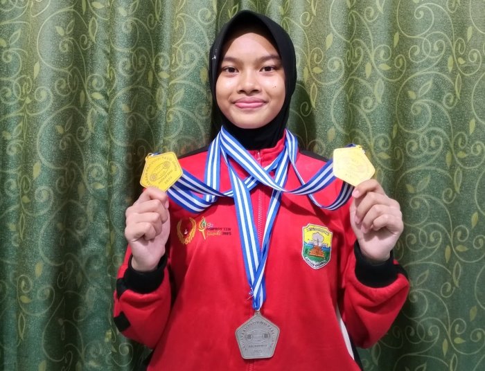 Talenta Kuat Ufairah Talita di Panggung Angkat Besi Provinsi Jambi