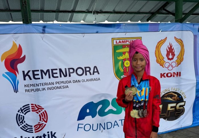 Mikayla Az Zahra Sabet Tujuh Medali Renang Kemenpora 2026