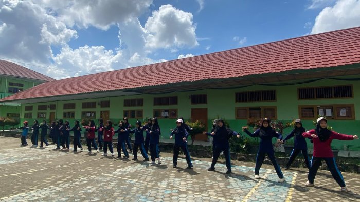 PMR MTsN 2 Kota Jambi Siap Pukau Siswa Baru Lewat Aksi Kreatif PMR MTsN 2 Kota Jambi Siap Pukau Siswa Baru Lewat Aksi Kreatif