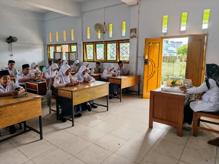 Mendekati Babak Akhir, MTsN 2 Kota Jambi Jaga Konsistensi Pelayanan Ujian Mendekati Babak Akhir, MTsN 2 Kota Jambi Jaga Konsistensi Pelayanan Ujian
