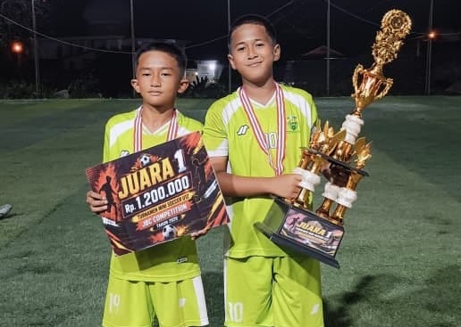 Aksi dalam Regu: Diego dan Fadli Bawa Pulang Trofi Mini Soccer U12