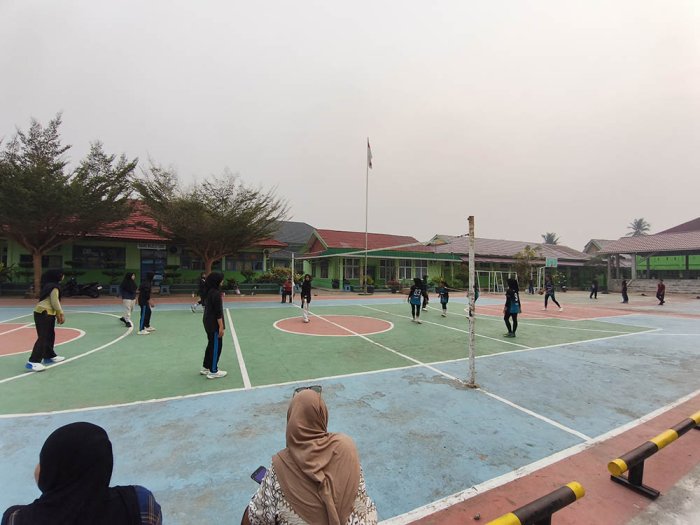 Tim Voli Putri MTsN 2 Kota Jambi Jamu Karimata Club
