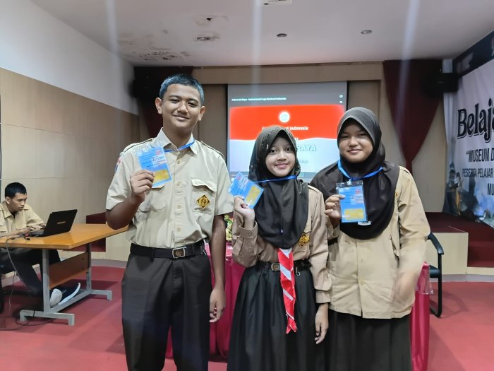 Belajar Bersama: Siswa MTsN 2 Kota Jambi Mendedah Sejarah di Museum
