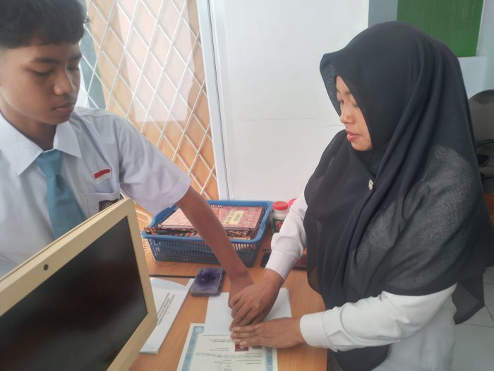 Layanan Alumni di PTSP MTsN 2 Kota Jambi: Cepat Tanpa Ribet Layanan Alumni di PTSP MTsN 2 Kota Jambi: Cepat Tanpa Ribet