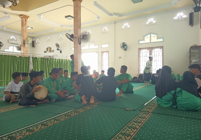 Menemukan Irama yang Pas, Ekskul Hadroh Fokus Seleksi Alat