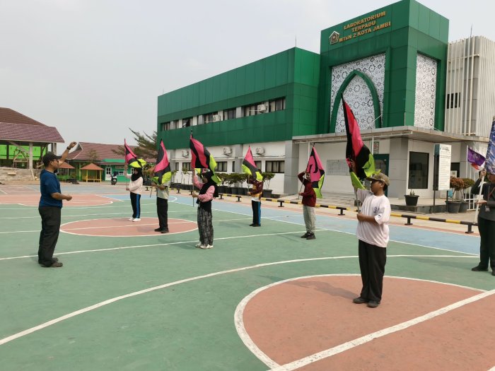 Menuju Kompas 2026: Tim Drumband MTsN 2 Kota Jambi Matangkan Persiapan