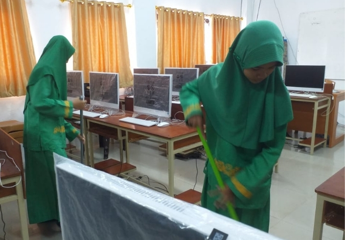 Lab Komputer Kinclong, Bukti Masanda Tak Hanya Pintar di Kelas