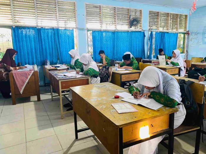 Belajar Kritis dan Mandiri: Asesmen Matematika Kelas 8A dengan Sistem Open Book