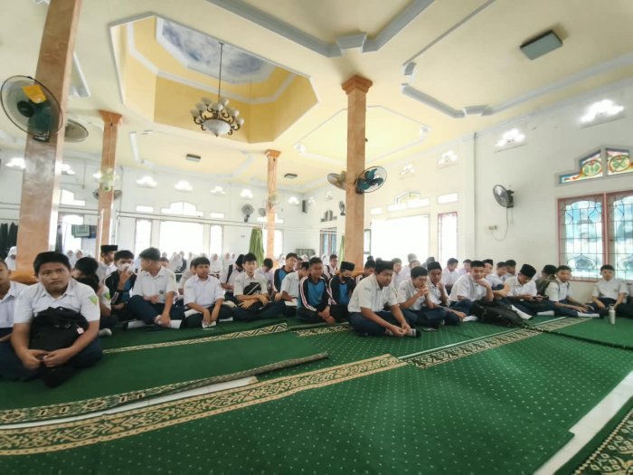 MTsN 2 Kota Jambi Gelar Pengarahan Masuk Sekolah Favorit