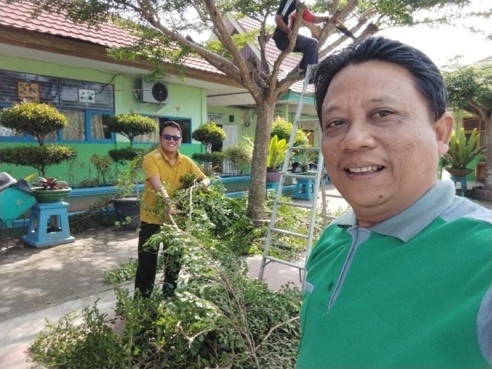 Pembersihan Lingkungan Madrasah, Langkah Nyata Jaga Kenyamanan Belajar Pembersihan Lingkungan Madrasah, Langkah Nyata Jaga Kenyamanan Belajar