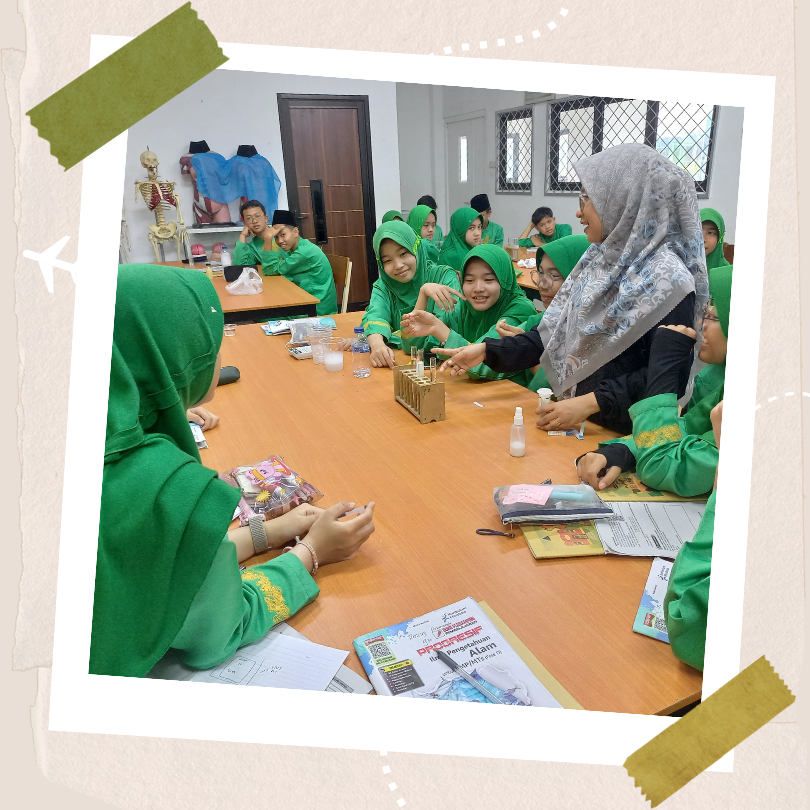 Eksperimen Seru di MTsN 2 Kota Jambi dengan Praktikum Interaktif Mapel IPA
