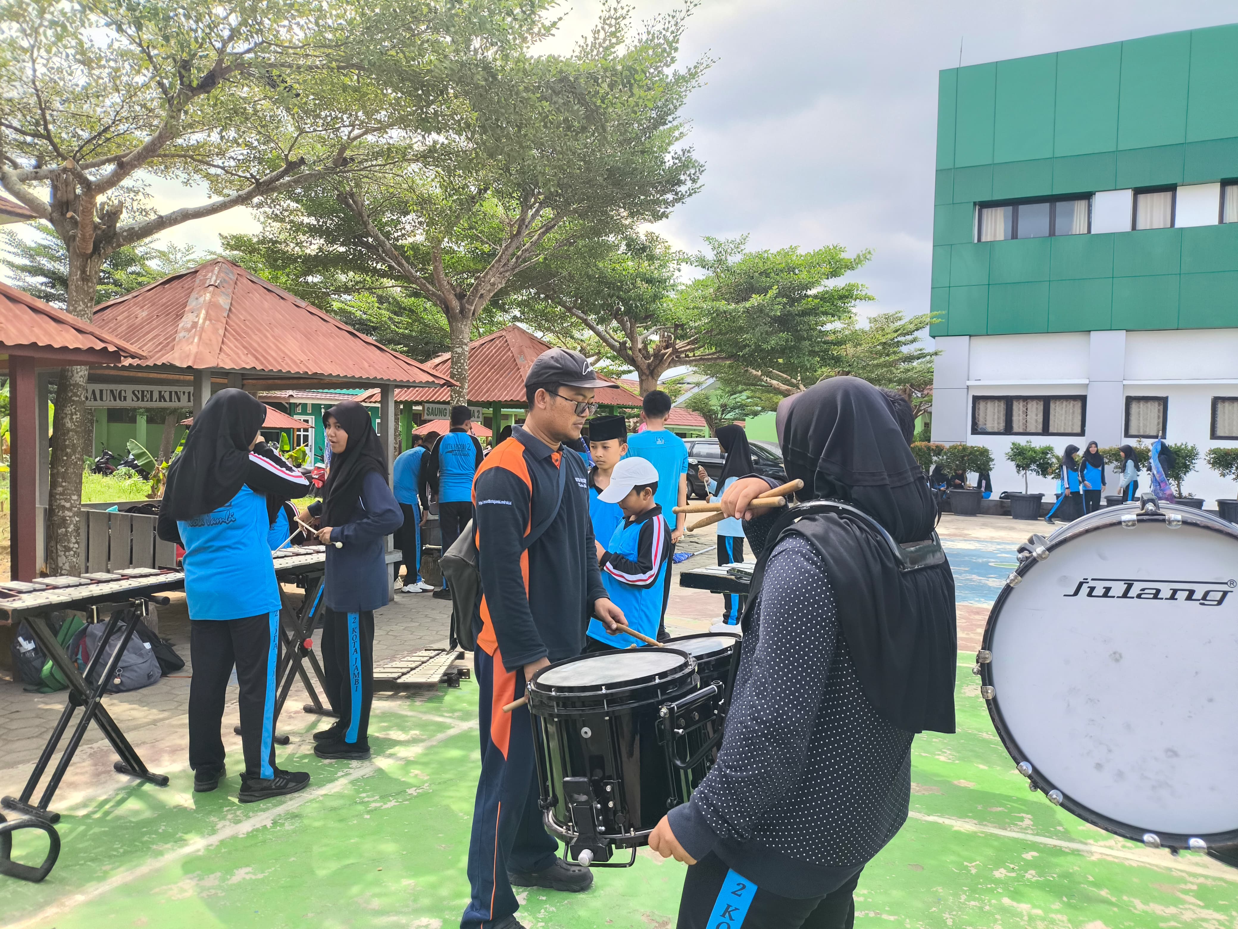 Drumband MTsN 2 Kota Jambi Latihan Lagu â€œHari Merdekaâ€
