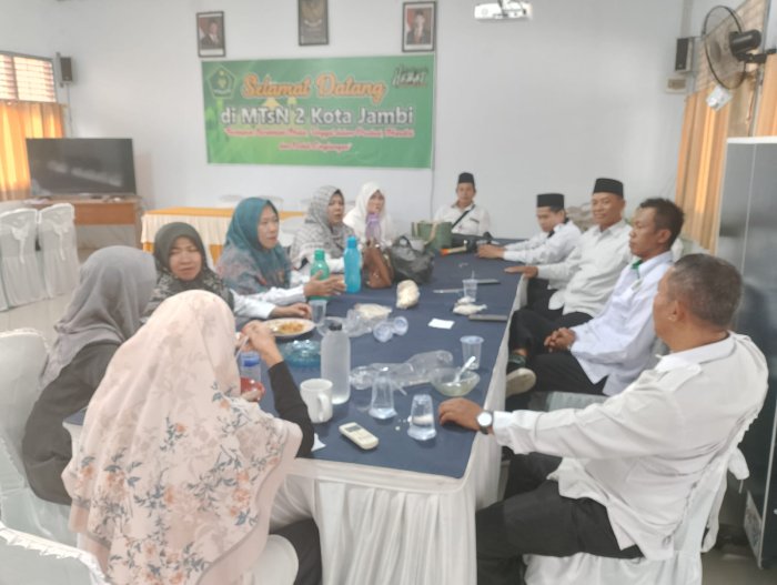 Rapat Persiapan Maulid Nabi: MTsN 2 Kota Jambi Satukan Langkah untuk Peringatan Penuh Makna