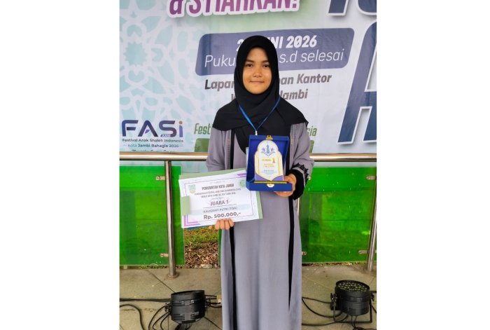 Sukses di Lomba Kaligrafi Kontemporer, Raisa Afifah Zahra Raih Juara 1 Sukses di Lomba Kaligrafi Kontemporer, Raisa Afifah Zahra Raih Juara 1