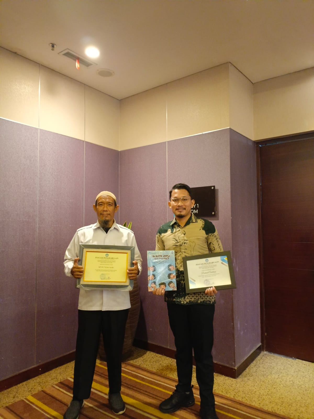 Penghargaan dari Kantor Bahasa (Zona Integritas)