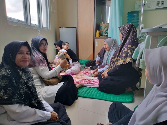 MTsN 2 Kota Jambi Gelar Kunjungan Sosial ke Warga Sakit