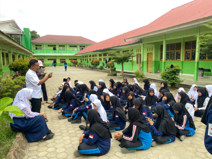 Latihan Rutin PMR: Persiapan Hiking Kelas 8 Jadi Fokus Minggu Ini