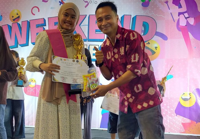 Indi Balqis Fillah Raih Juara 1 Lomba Mewarnai Antar Pelajar Se-Kota Jambi Indi Balqis Fillah Raih Juara 1 Lomba Mewarnai Antar Pelajar Se-Kota Jambi