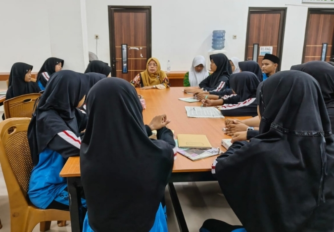 Guru BK Ajak Siswa 7C Asah Etika Komunikasi Antar Teman