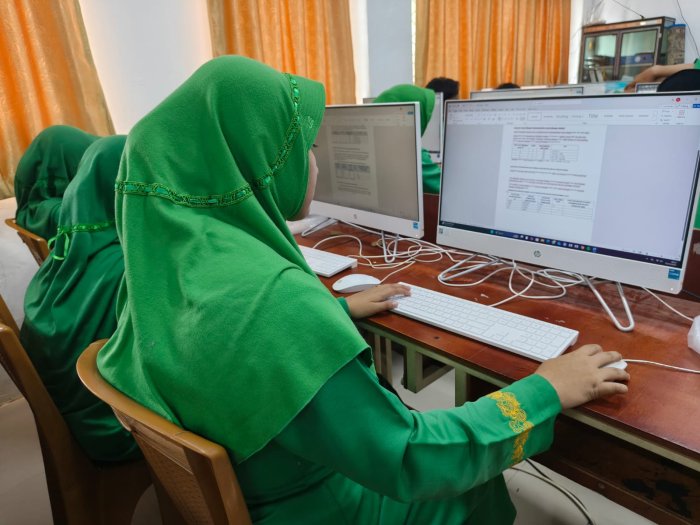 Penghujung Semester Ganjil, Siswa Tetap Konsisten Belajar Informatika