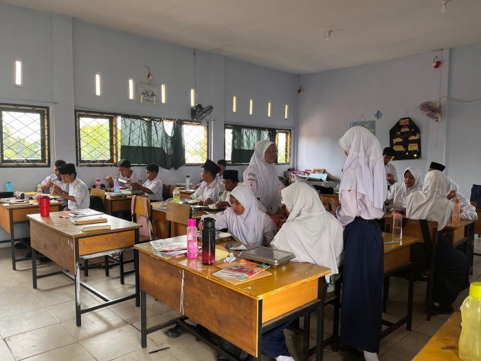 MBG 9G: Nasi Uduk dan Susu UHT, Energi Pagi yang Menyatukan Semangat Belajar