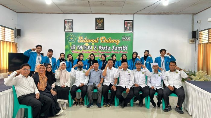 Mahasiswa PLP (UIN) Sulthan Thaha Saifuddin Resmi di Serahkan ke Guru Pamong