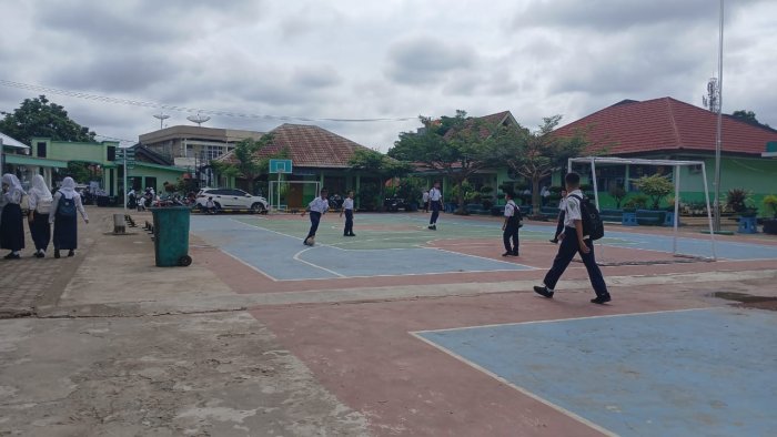 Aktivitas Awal Pekan di MTsN 2 Kota Jambi