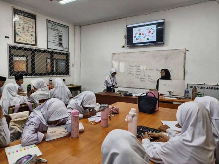 Latihan Rutin Ekskul Olim IPA: Gali Konsep Pertumbuhan dan Reproduksi