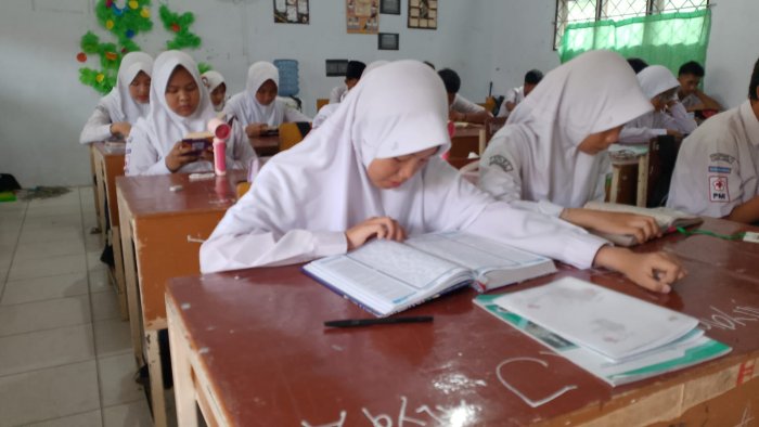 Pembiasaan Tadarus Al-Quran Sebelum Jam Pertama di Bulan Ramadan