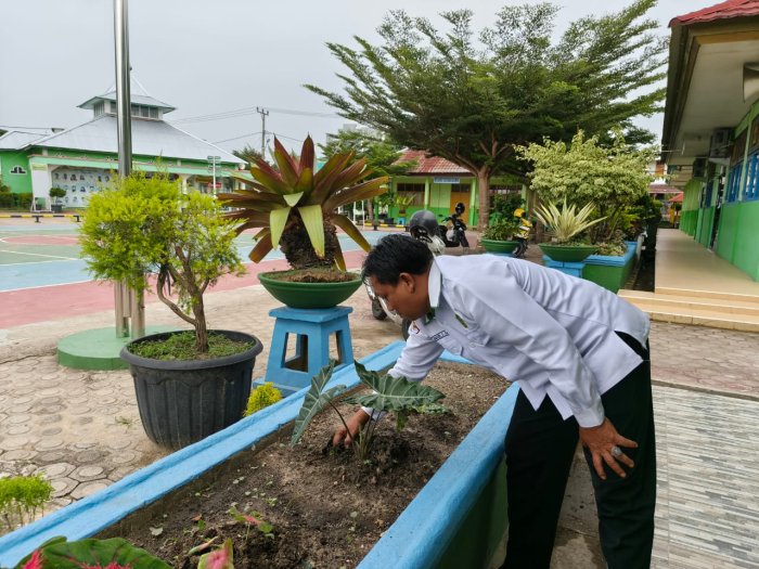 Peduli Lingkungan, Wujud Nyata PINTAR di MTsN 2 Kota Jambi