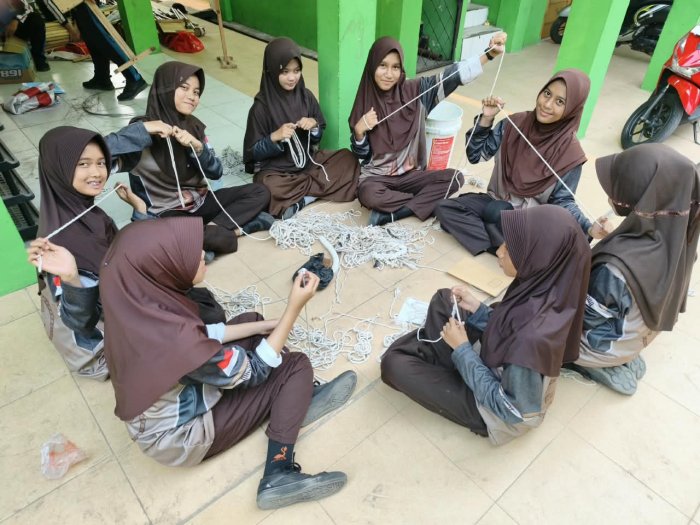 Intip Kreativitas Ekskul Pramuka Bagi Tugas dan Manfaatkan Smart TV
