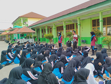 Regenerasi Relawan, PMR MTsN 2 Kota Jambi Bentuk Karakter Siswa Baru