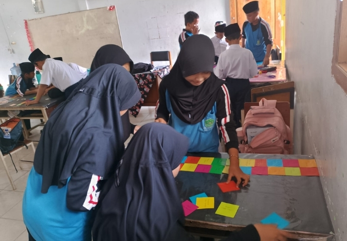 Belajar Sifat Wajib dan Mustahil Jadi Seru Lewat Kartu Make a Match