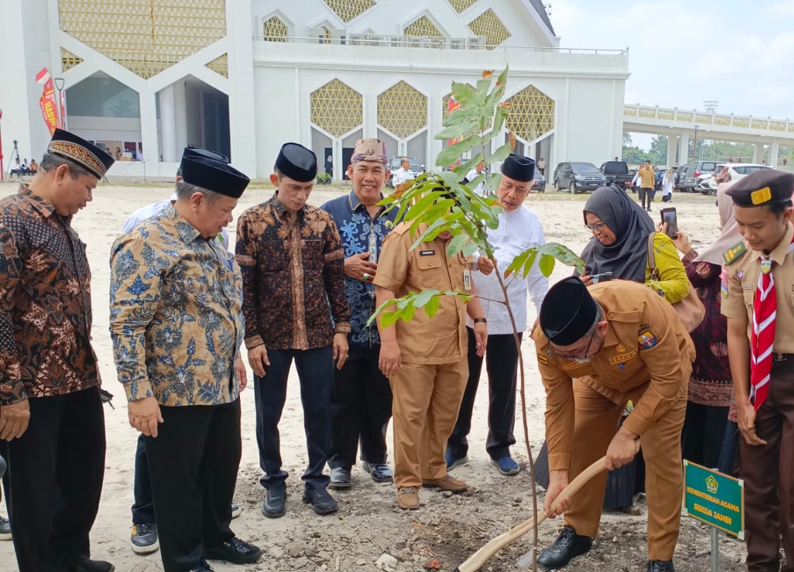 MTsN 2 Kota Jambi Ambil Bagian di Program Ekoteologi Kementerian Agama