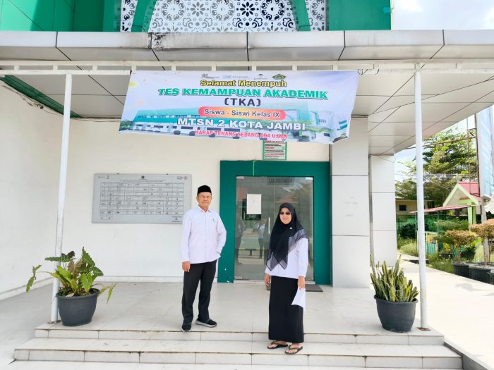 Kepala Madrasah Monitoring Persiapan Panitia TKA di MTsN 2 Kota Jambi