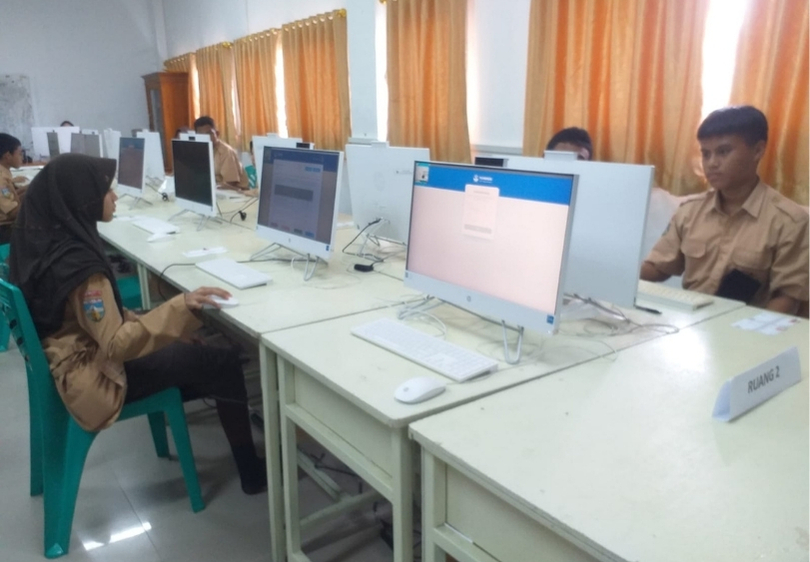 Dua Sesi Gladi ANBK Hari Pertama MTsN 2 Kota Jambi Berjalan Mulus