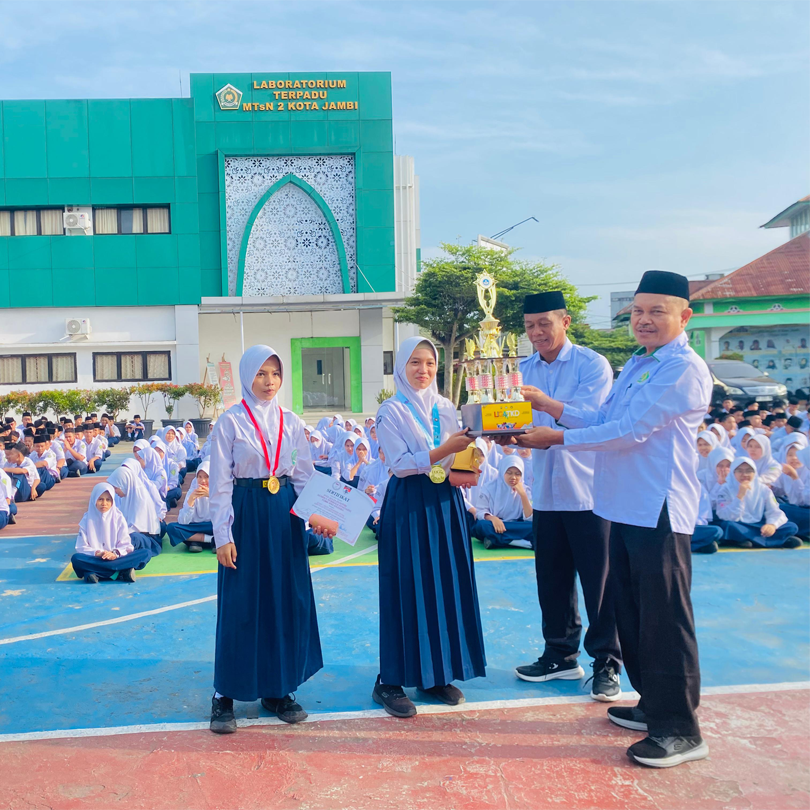 MTsN 2 Kota Jambi Apresiasi Sang Juara MTsN 2 Kota Jambi Apresiasi Sang Juara