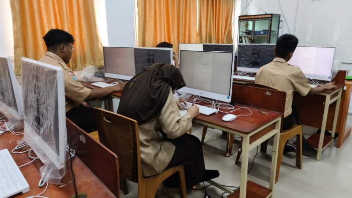 Kesempatan Kedua: Siswa Kelas 9 Ikuti Ujian Susulan Informatika