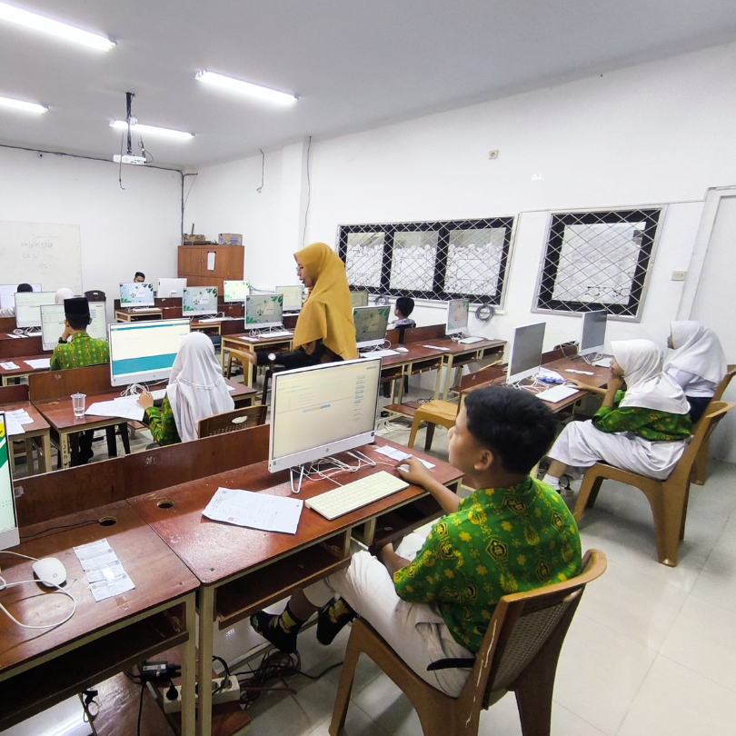 Menuju MAN IC: Simulasi Seleksi di MTsN 2 Kota Jambi