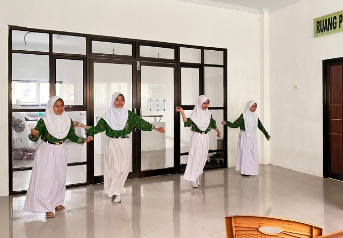 MTsN 2 Kota Jambi Seleksi Tim Tari untuk AKSIOMA MTsN 2 Kota Jambi Seleksi Tim Tari untuk AKSIOMA