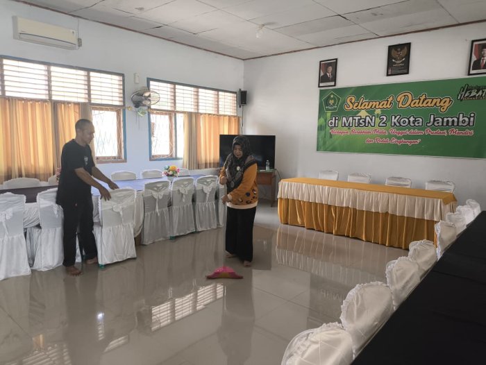 Laboratorium Disulap, Ruang Serbaguna Bersinar: MTsN 2 Kota Jambi Tuan Rumah OMI Lagi!