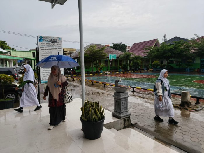 Rintik Hujan Iringi Langkah Siswa di Hari Terakhir ASAS