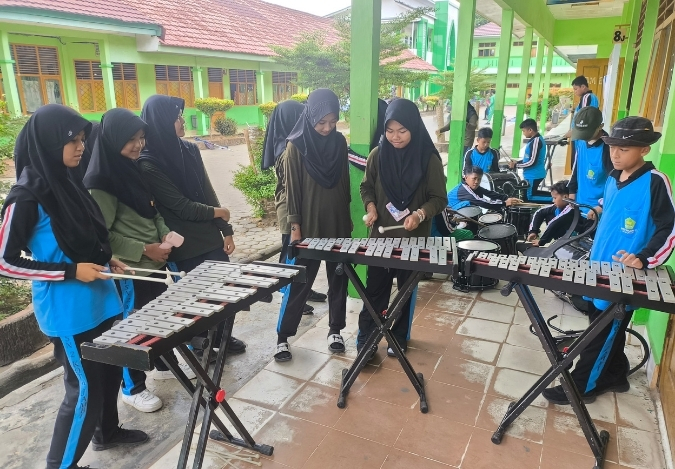 ðŸ¥Latihan Drumband MTsN 2 Kota Jambi Siapkan Lagu â€œIndonesia Rayaâ€ Sambut Agustusan