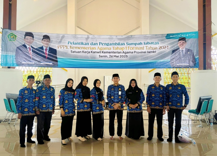 Guru dan Tendik MTsN 2 Kota Jambi Dilantik sebagai ASN PPPK Guru dan Tendik MTsN 2 Kota Jambi Dilantik sebagai ASN PPPK