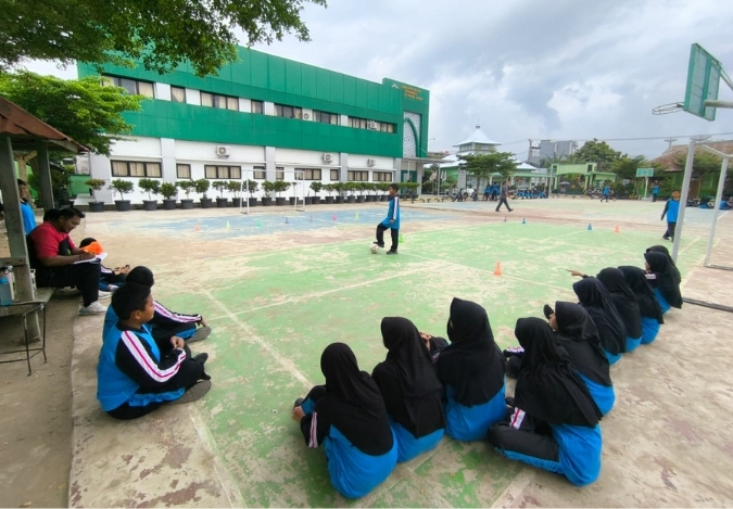 Dribbling dan Shooting Jadi Sorotan Pembelajaran PJOK Kelas 7A
