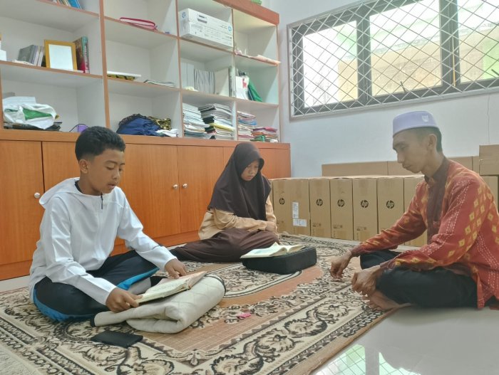 Tim Tilawah MTsN 2 Kota Jambi Mantapkan Latihan: Faaza dan Qoriah Bersama Pak Masrul Siap Tampil di Aksioma
