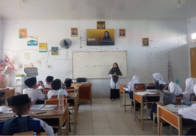 Nonton TV, Tapi Belajar! Inovasi Pembelajaran Mad Thobiâ€™i Siswa Kelas 7