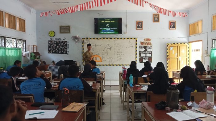 Kelas 9J MTsN 2 Kota Jambi Pahami Bangun Ruang Sisi Lengkung