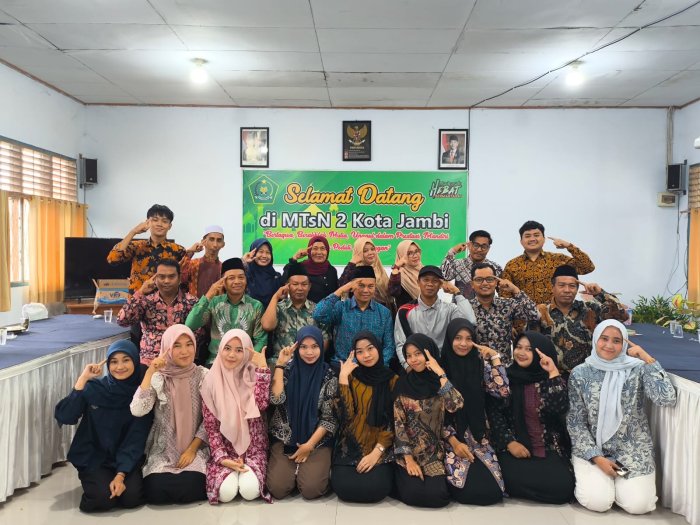MTsN 2 Kota Jambi Terima 12 Mahasiswa/i PLP UIN STS Jambi: Siap Berkolaborasi dan Berkembang Bersama Guru Pamong